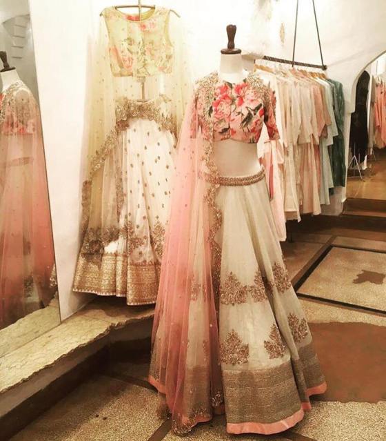 20 Popular Designer Fashion Boutiques in Hyderabad  Boutique interior  design, Store design boutique, Boutique interior